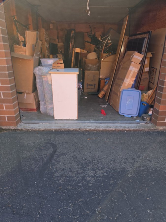 10 x 16 storage unit in Salem, OR