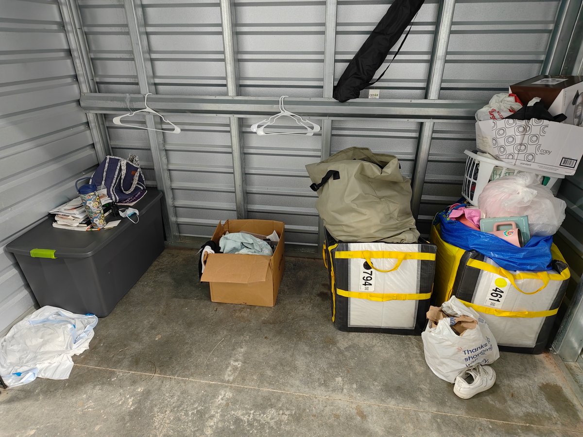5 x 10 storage unit in Kent, WA