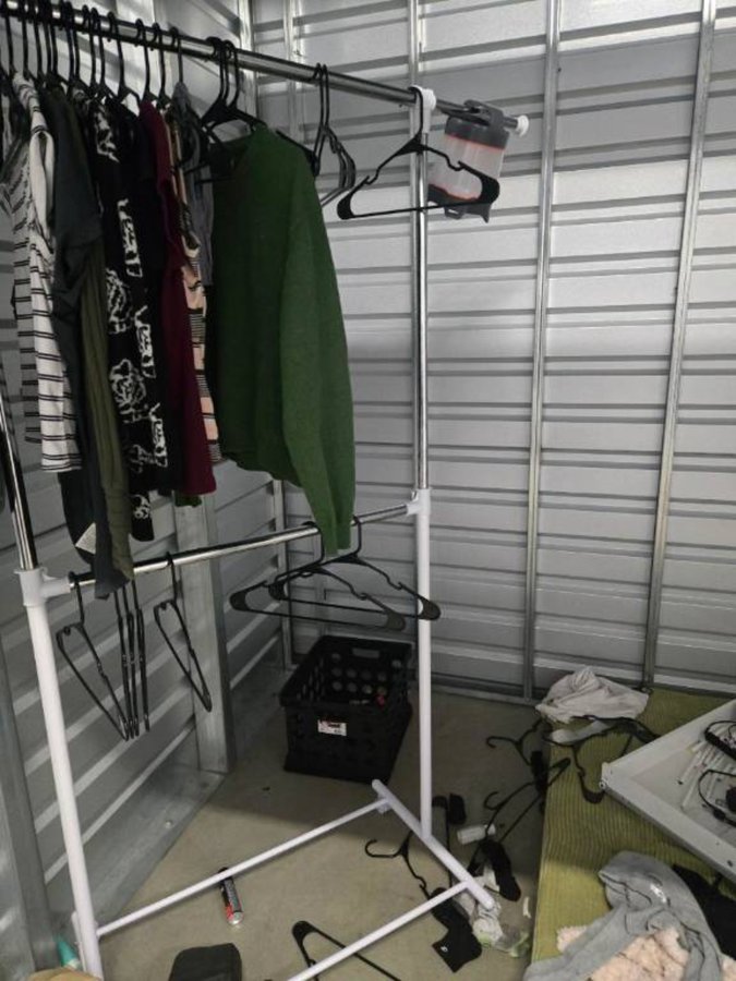10 x 7 storage unit in Anaheim, CA