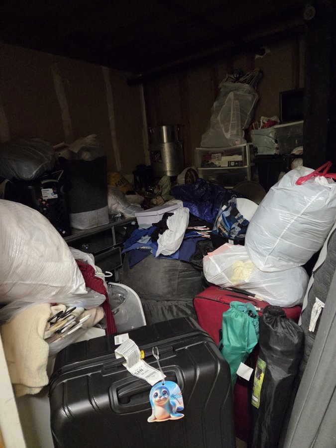 10 x 10 storage unit in Poway, CA
