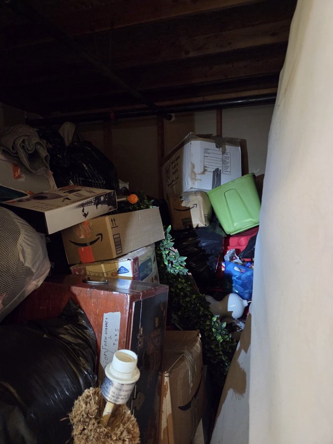 10 x 10 storage unit in Poway, CA