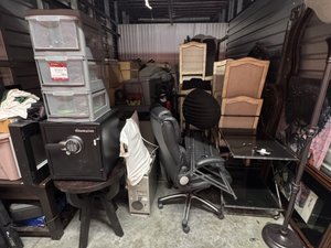 10 x 15 storage unit in Canoga Park, CA