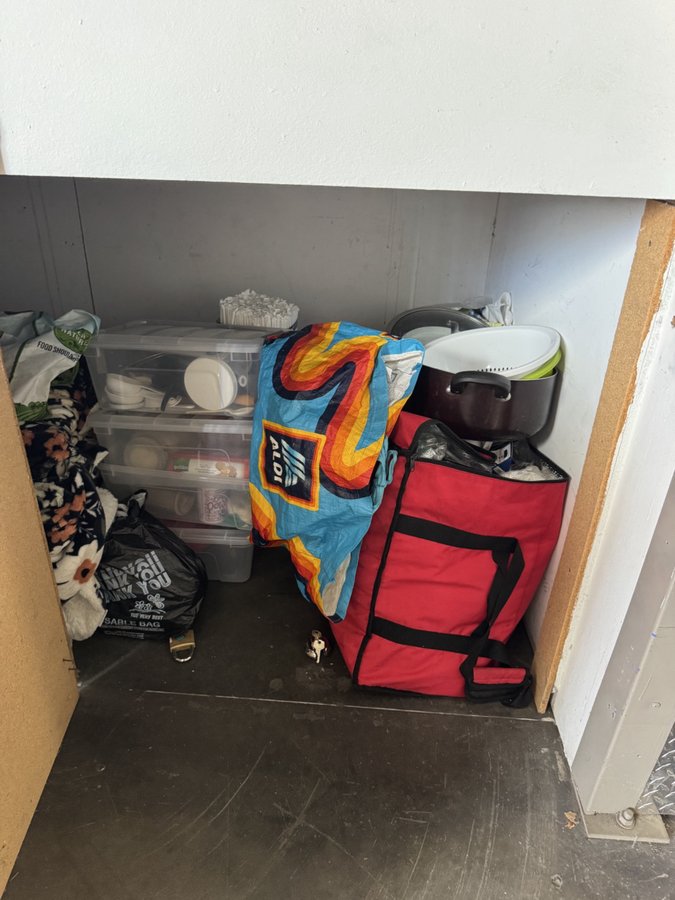 3 x 10 storage unit in Canoga Park, CA