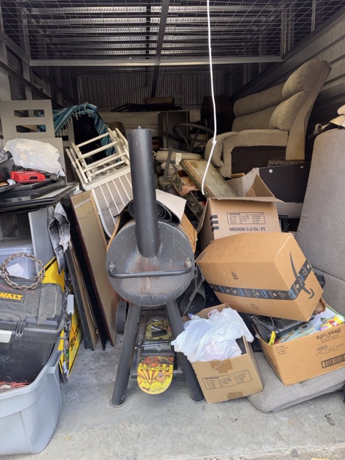 10 x 20 storage unit in Canoga Park, CA