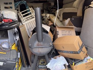 10 x 20 storage unit in Canoga Park, CA
