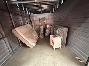 10 x 15 storage unit in Canoga Park, CA
