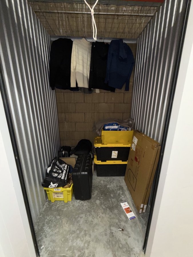 5 x 5 storage unit in Canoga Park, CA