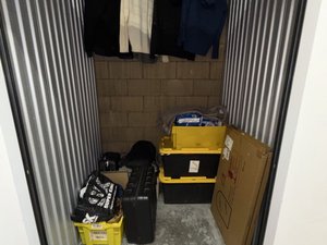 5 x 5 storage unit in Canoga Park, CA