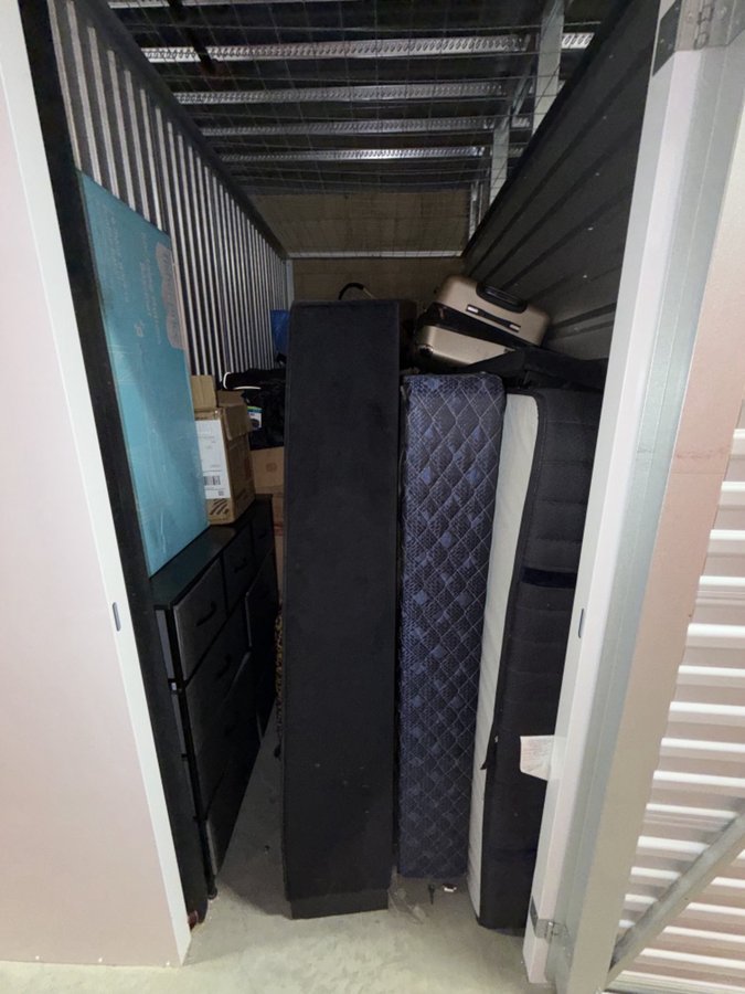 5 x 10 storage unit in Canoga Park, CA