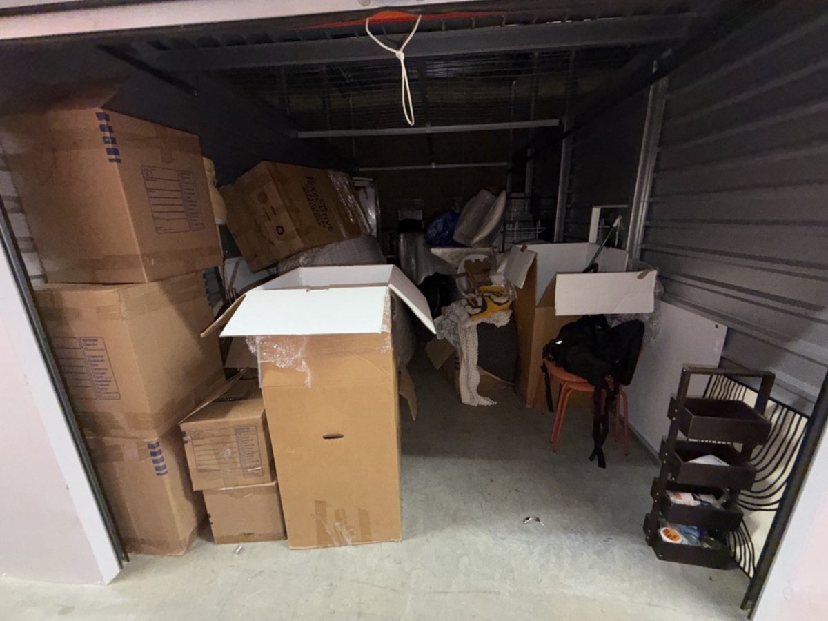 10 x 20 storage unit in Canoga Park, CA