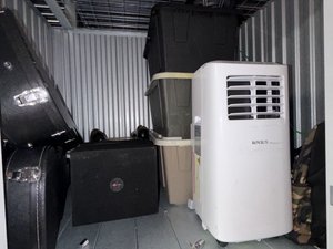 5 x 4 storage unit in Canoga Park, CA