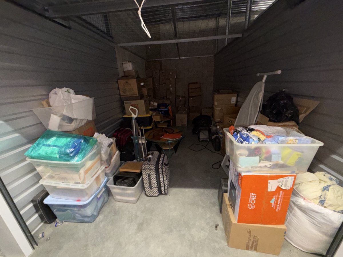 10 x 20 storage unit in Canoga Park, CA