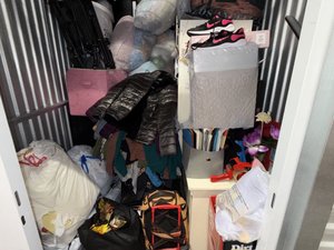 5 x 10 storage unit in Canoga Park, CA