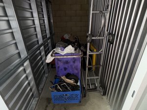 5 x 10 storage unit in Canoga Park, CA