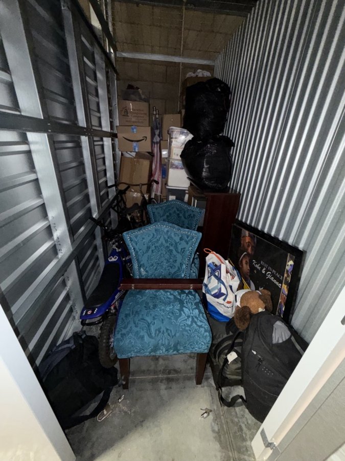 5 x 10 storage unit in Canoga Park, CA