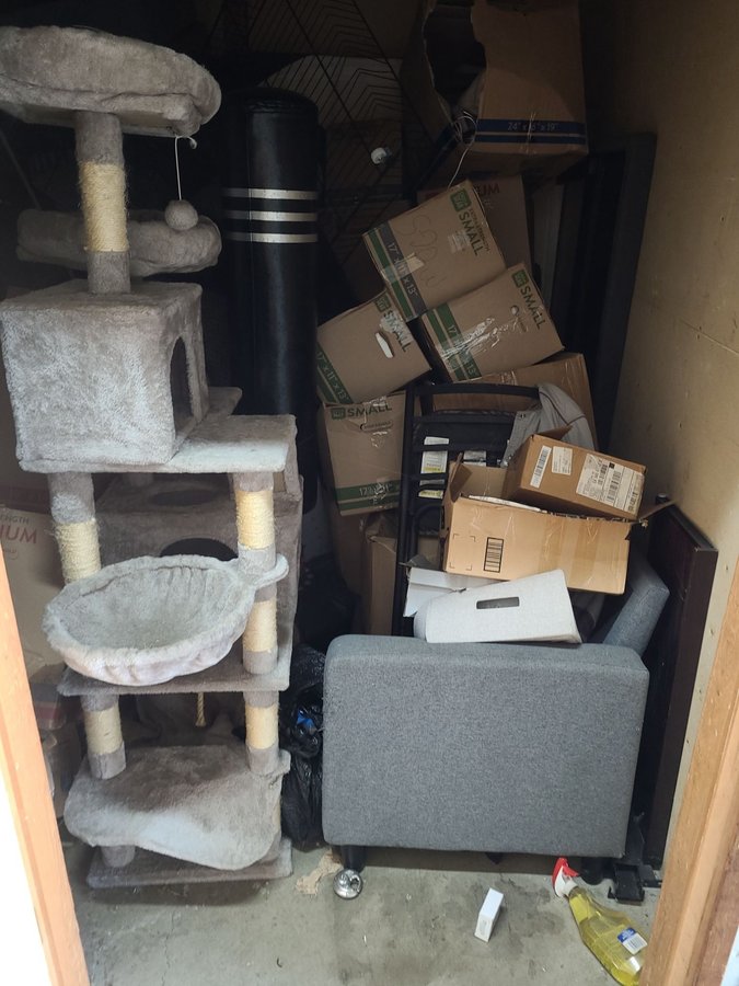10 x 10 storage unit in Salem, OR