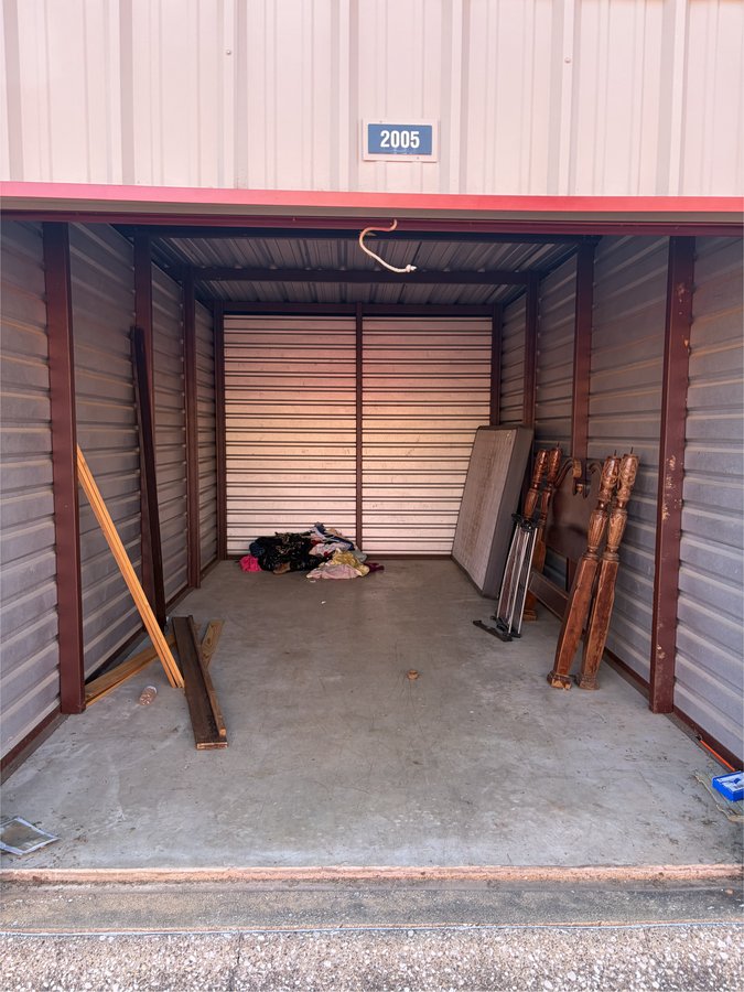 10 x 20 storage unit in Palestine, TX
