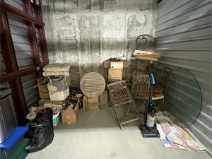 10 x 10 storage unit in Hewlett, NY
