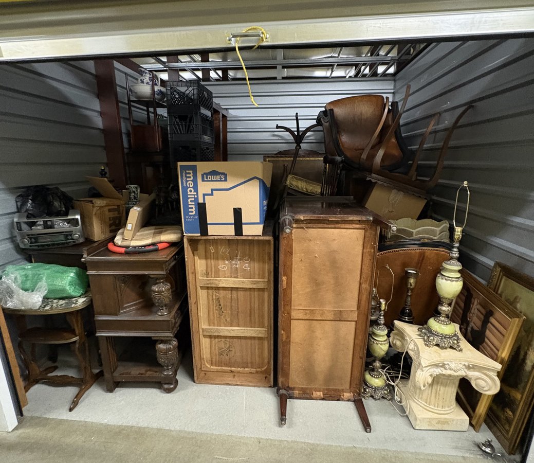 10 x 10 storage unit in Hewlett, NY