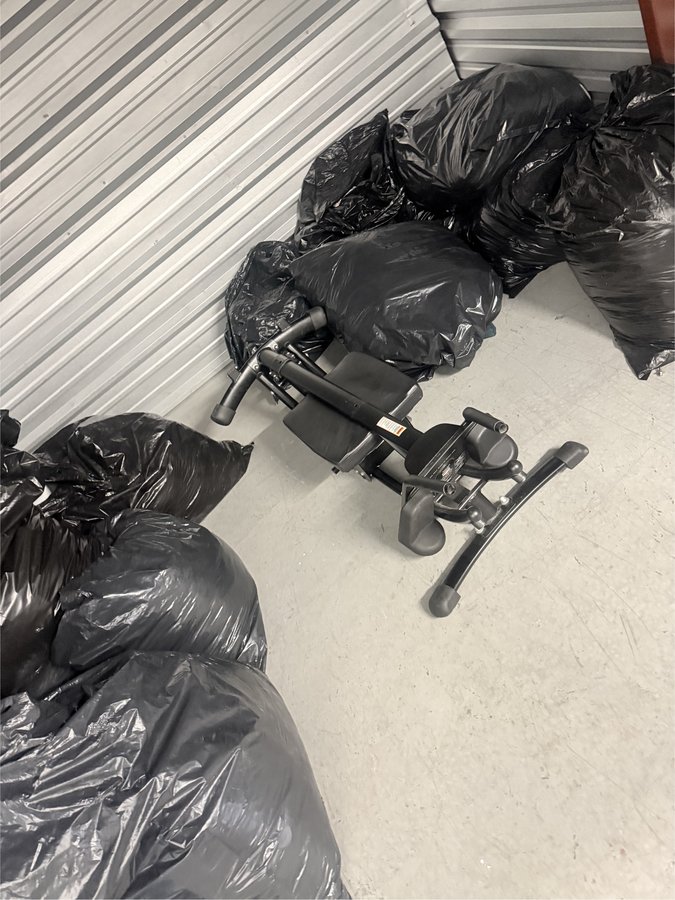 10 x 10 storage unit in Ozone Park, NY