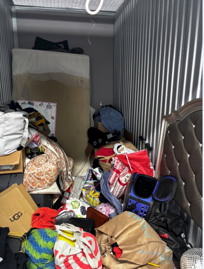 5 x 10 storage unit in Queens, NY