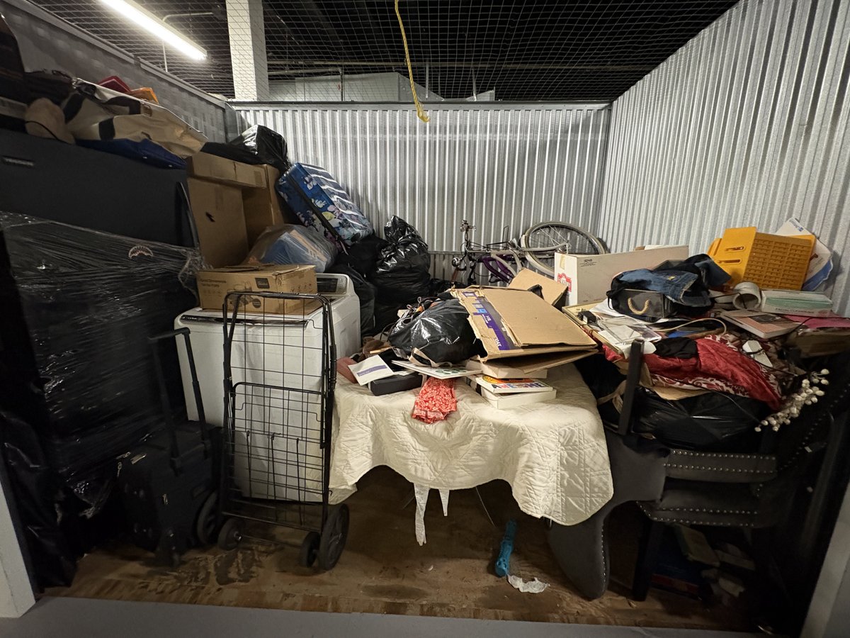10 x 10 storage unit in Brooklyn, NY