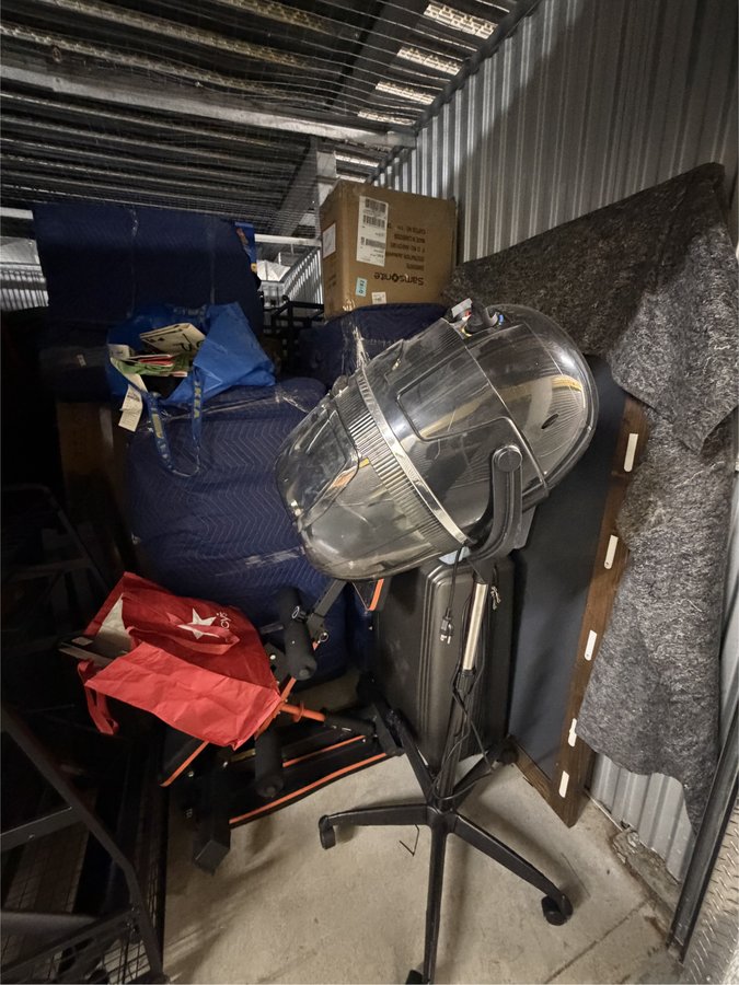 10 x 15 storage unit in Bronx, NY