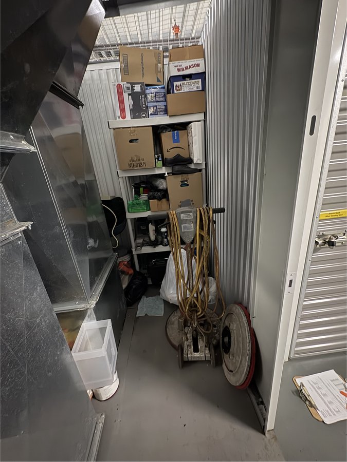 10 x 10 storage unit in Bronx, NY