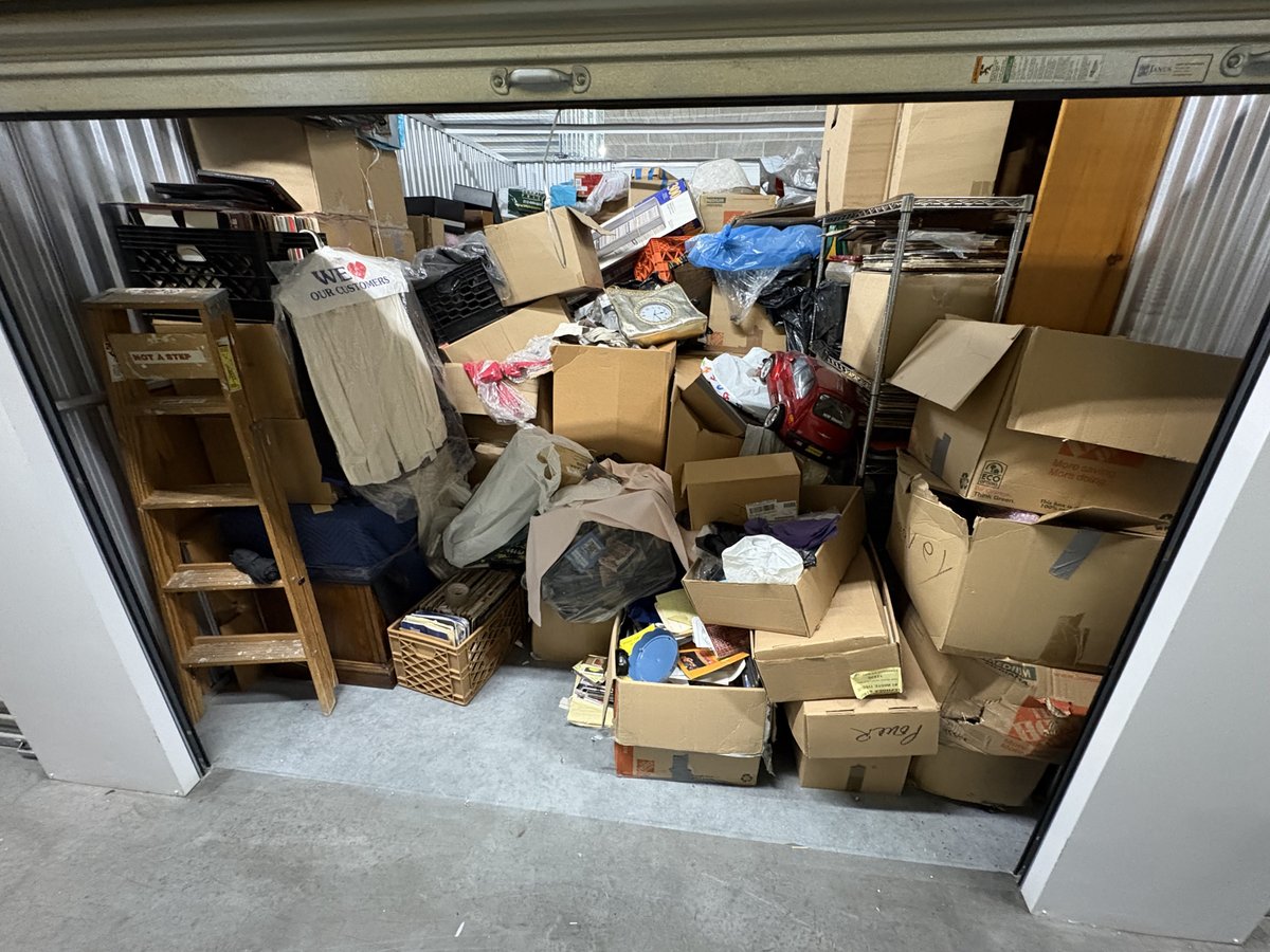 10 x 10 storage unit in Bronx, NY