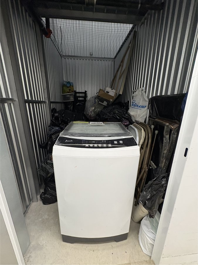 5 x 10 storage unit in Bronx, NY