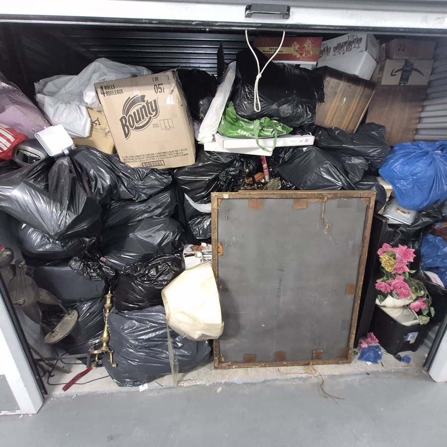 10 x 10 storage unit in Ridgewood, NY