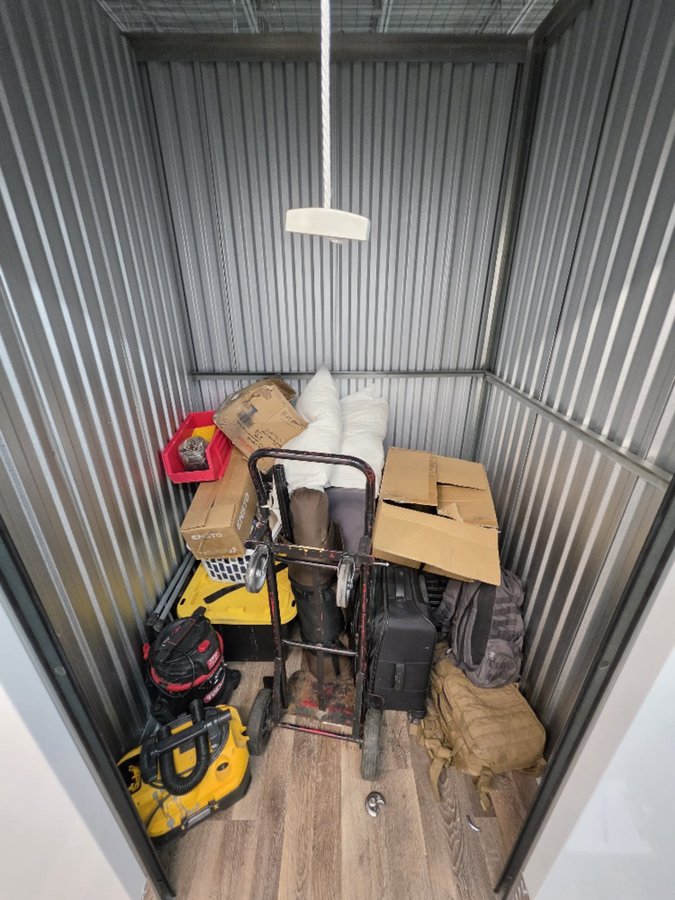 5 x 5 storage unit in Bradenton, FL