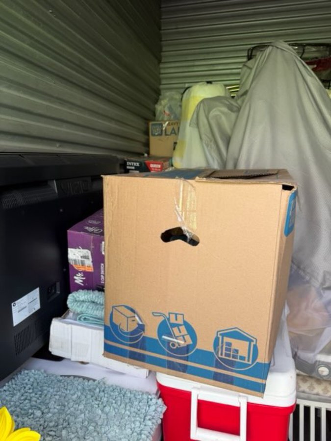5 x 10 storage unit in Miami, FL