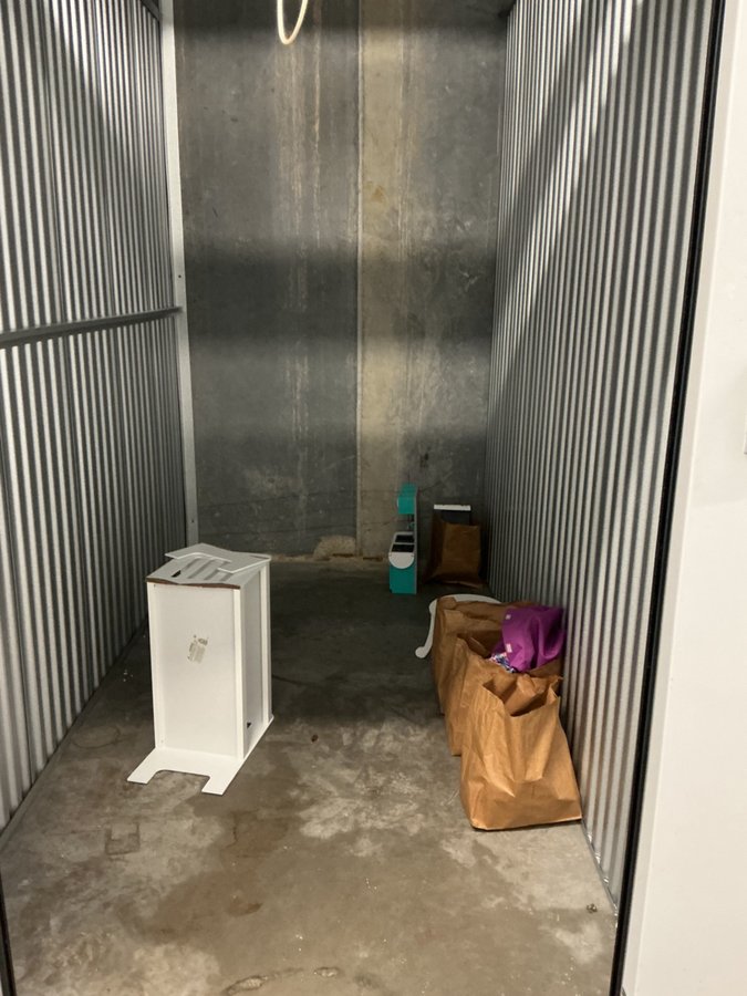 5 x 10 storage unit in Jacksonville, FL