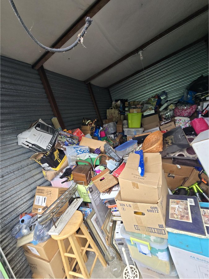 10 x 15 storage unit in Pittsburgh, PA