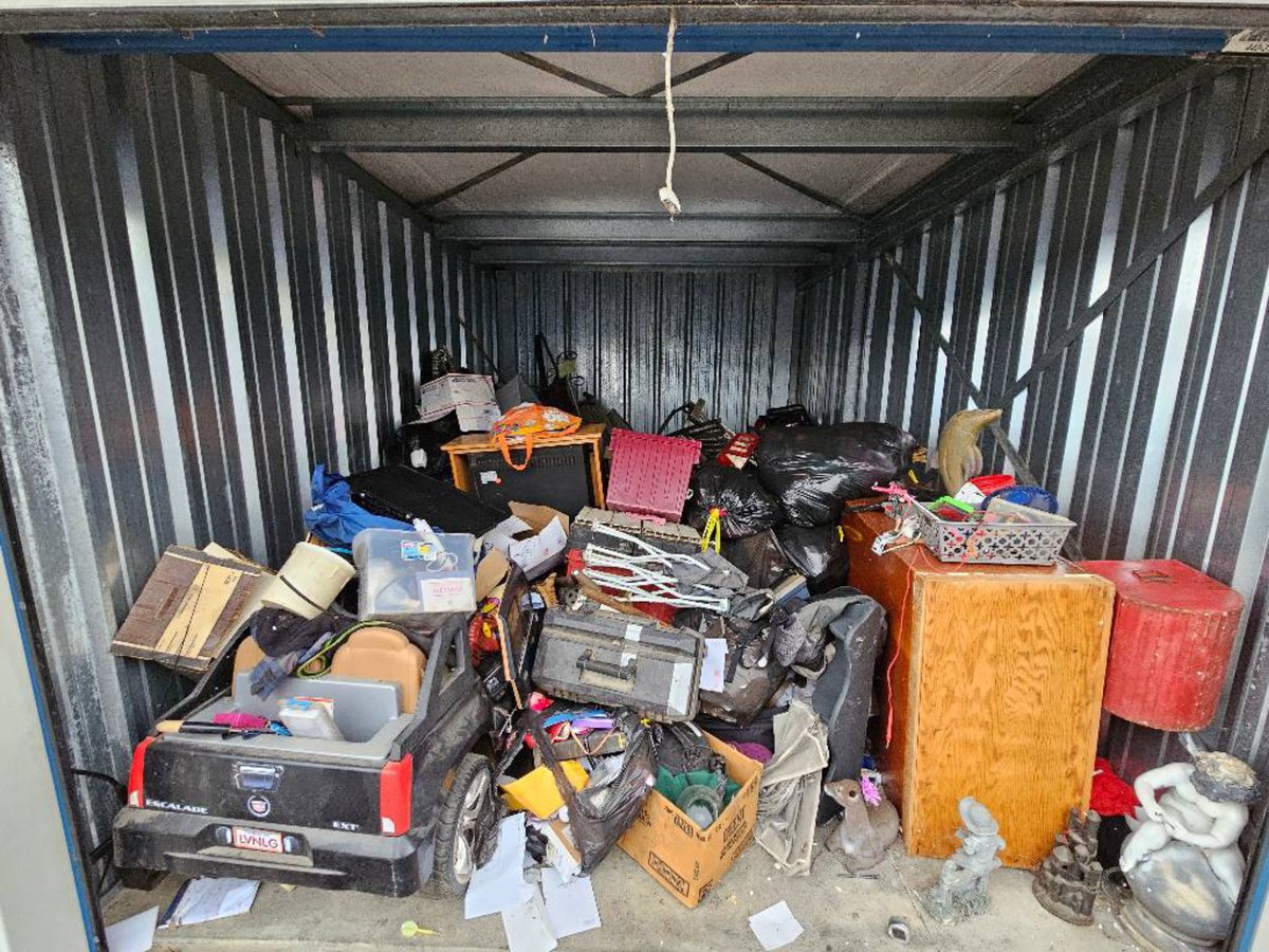 10 x 15 storage unit in Indianapolis, IN