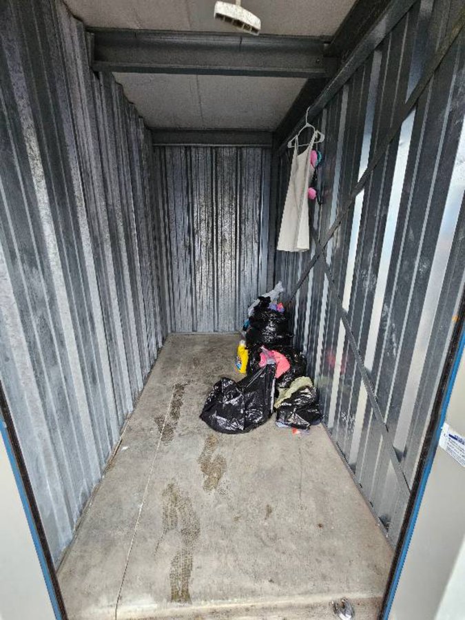 5 x 10 storage unit in Indianapolis, IN