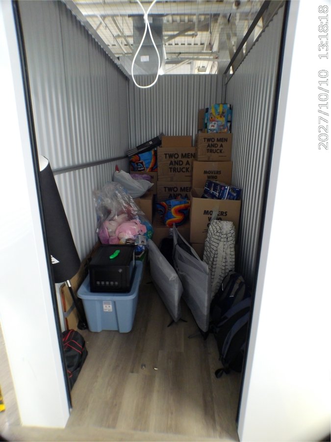 5 x 10 storage unit in Akron, OH
