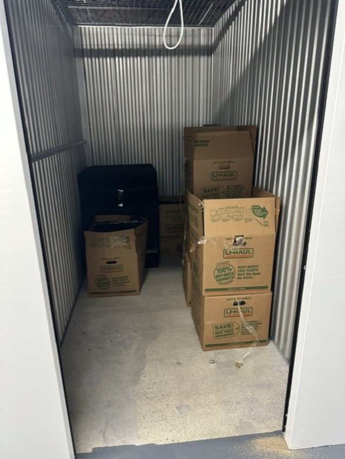 5 x 10 storage unit in Dearborn, MI