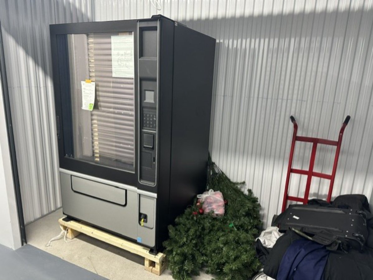 10 x 5 storage unit in Dearborn, MI