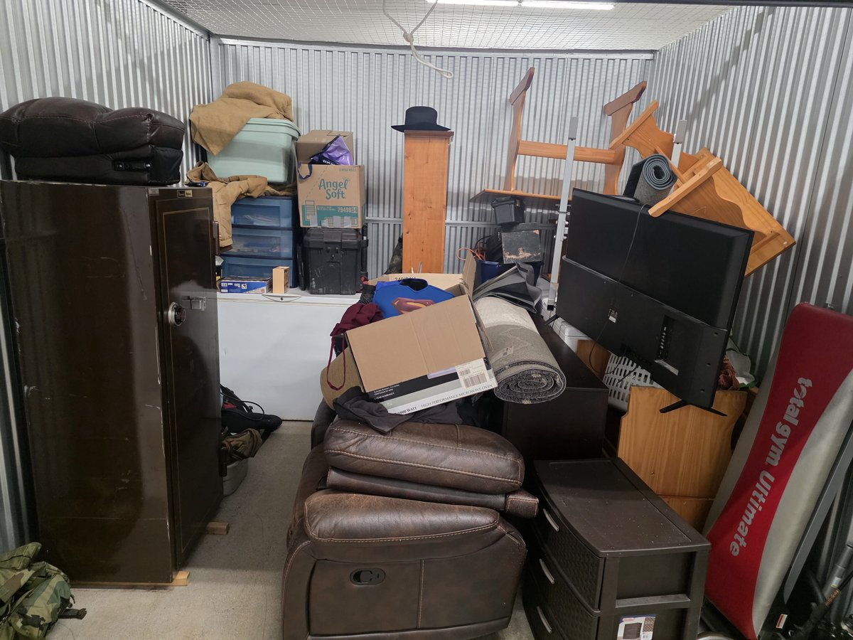 10 x 10 storage unit in Saginaw, MI