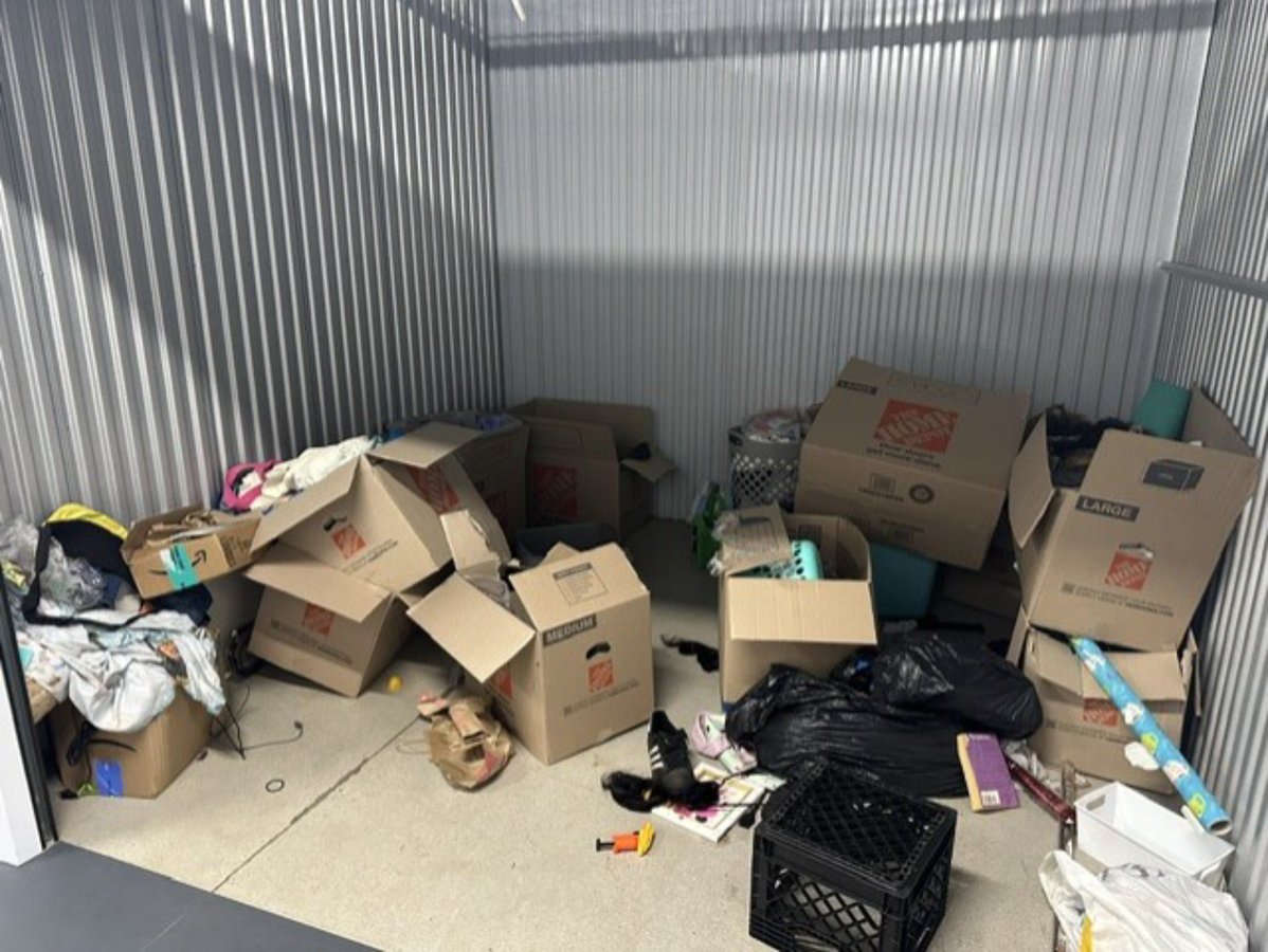10 x 10 storage unit in Dearborn, MI