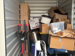 5 x 10 storage unit in Whitsett, NC