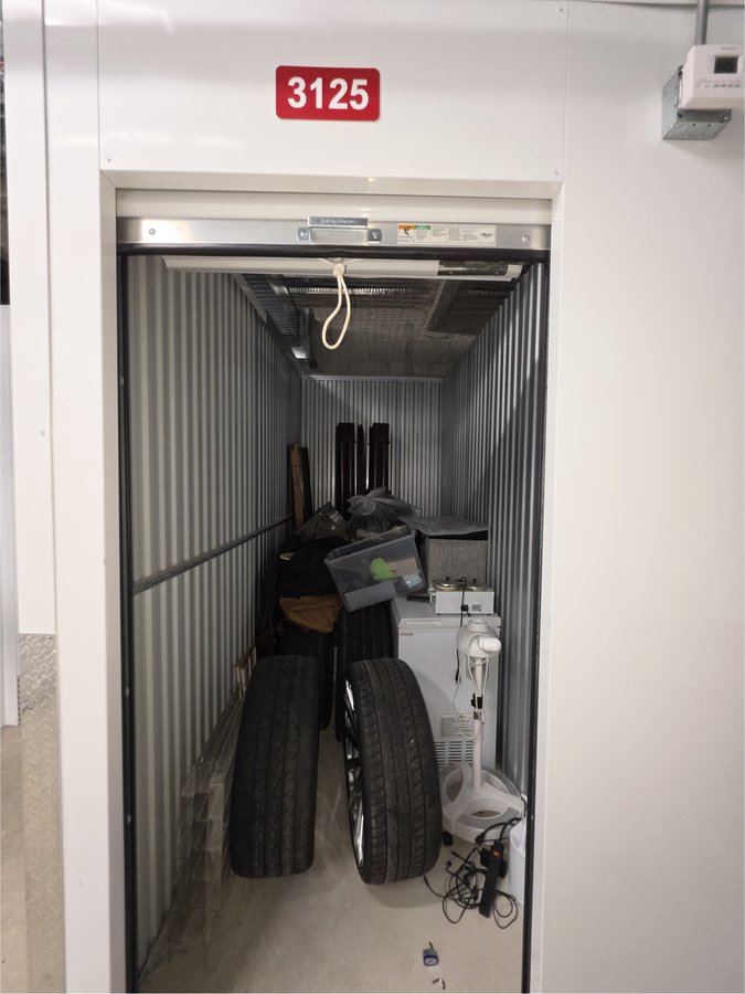 5 x 10 storage unit in Miami, FL