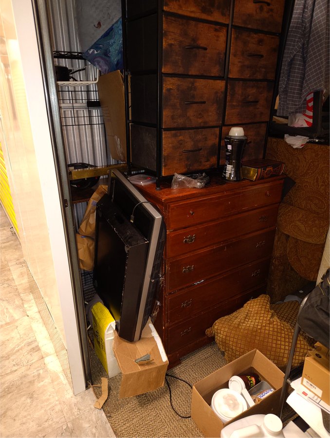 10 x 10 storage unit in Vancouver, WA