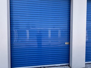 10 x 10 unit in Tampa