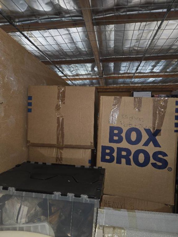 6 x 10 storage unit in Santa Monica, CA