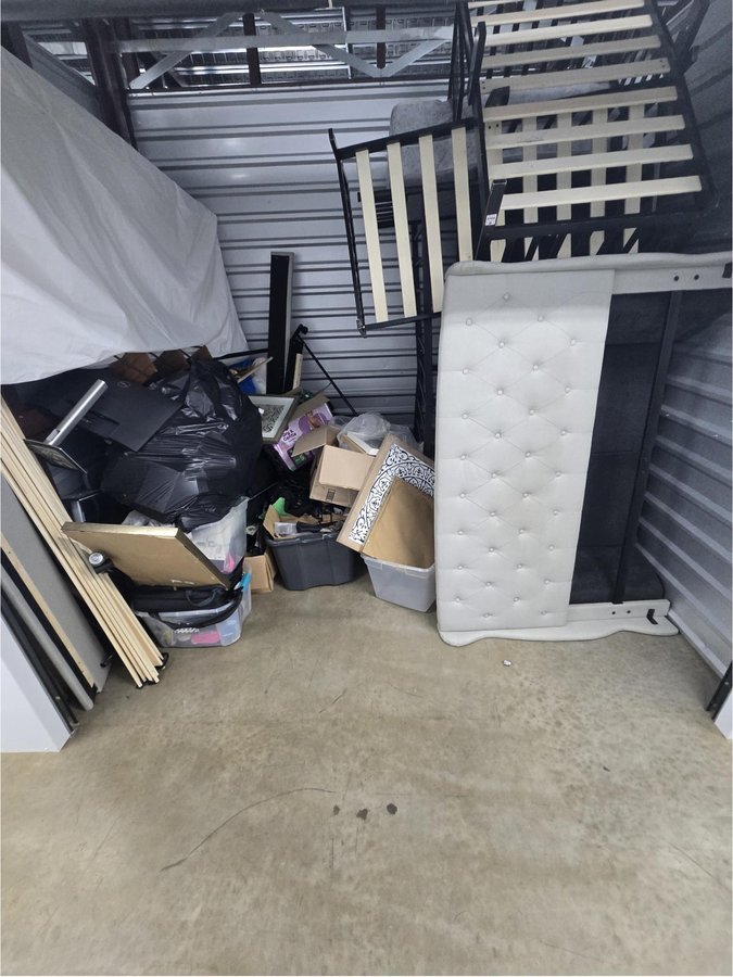 10 x 7 storage unit in Marietta, GA