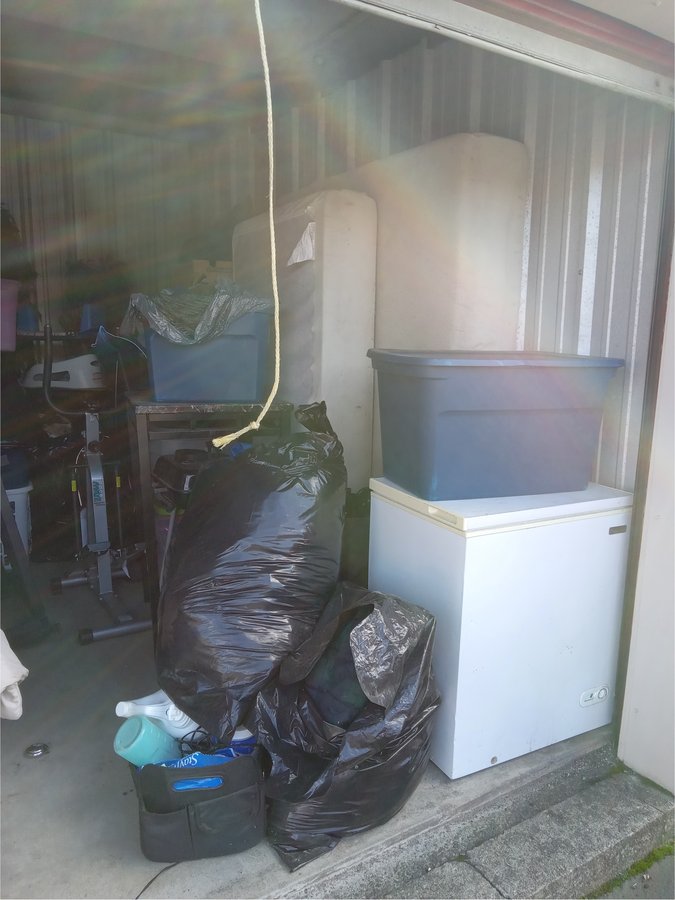 10 x 15 storage unit in Waterbury, CT