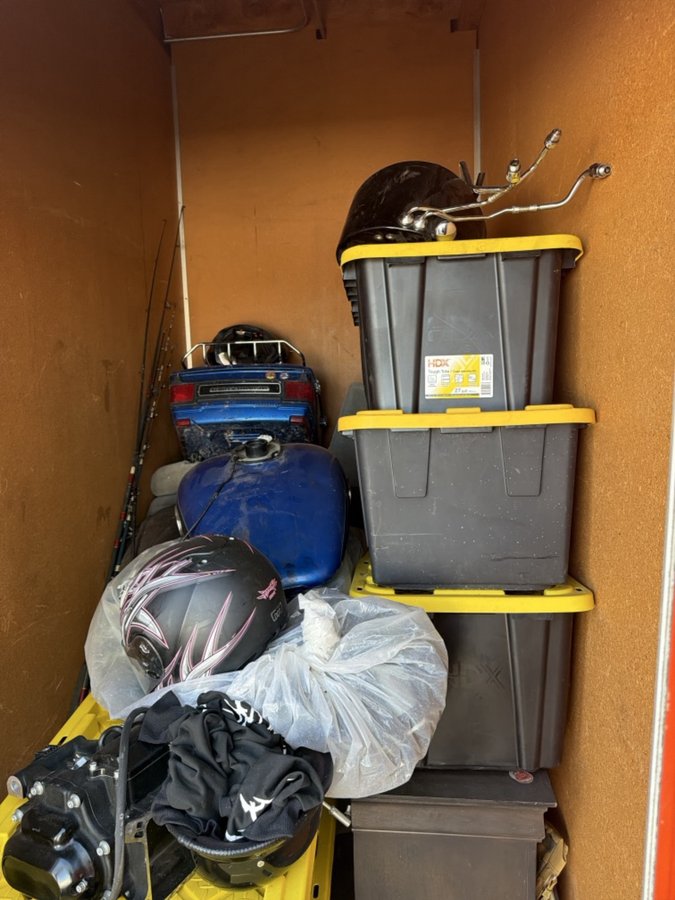 4 x 8 storage unit in Antioch, CA